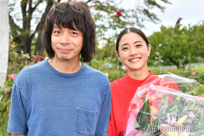 峯田和伸、石原さとみ (C)モデルプレス