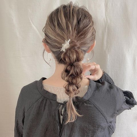 雨の日でもおしゃれを保てる まとめ髪 15選 簡単アレンジで1日を乗り切ろう モデルプレス 雨の日でもおしゃれを保てる まとめ髪 15選 簡単アレンジで1日を乗り切ろう モデルプレス
