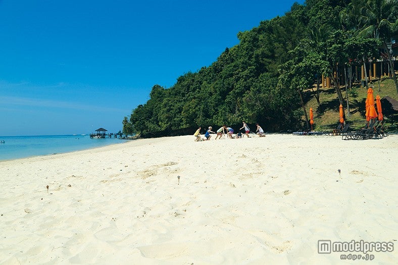 タクヤのお気に入りの1枚／「超特急 1st PHOTO BOOK トゥリマカシ・サマSummer ～マレーシアの車窓から～」より（画像提供：主婦と生活社）