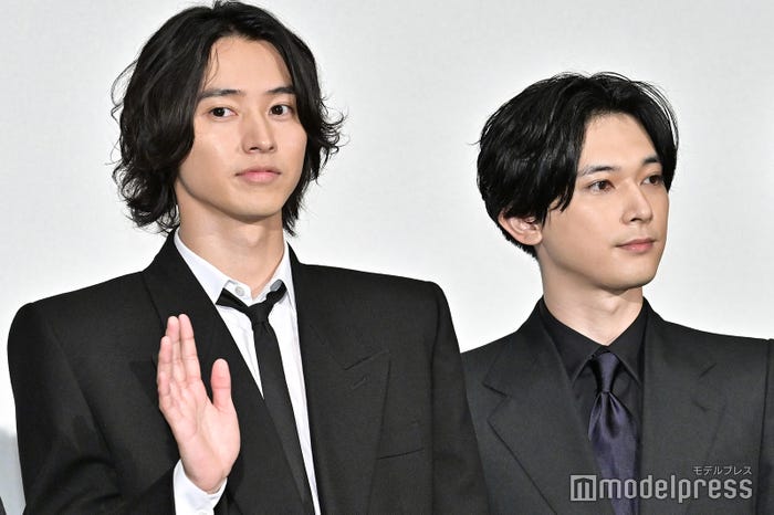 山崎賢人、吉沢亮(C)モデルプレス