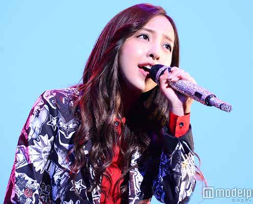 板野友美、サプライズに悲鳴 デビュー10周年を振り返る