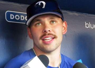 ドジャース ラッシングが4号グランドスラム！大谷翔平のDH代役が大活躍 二回には先制起点の二塁打