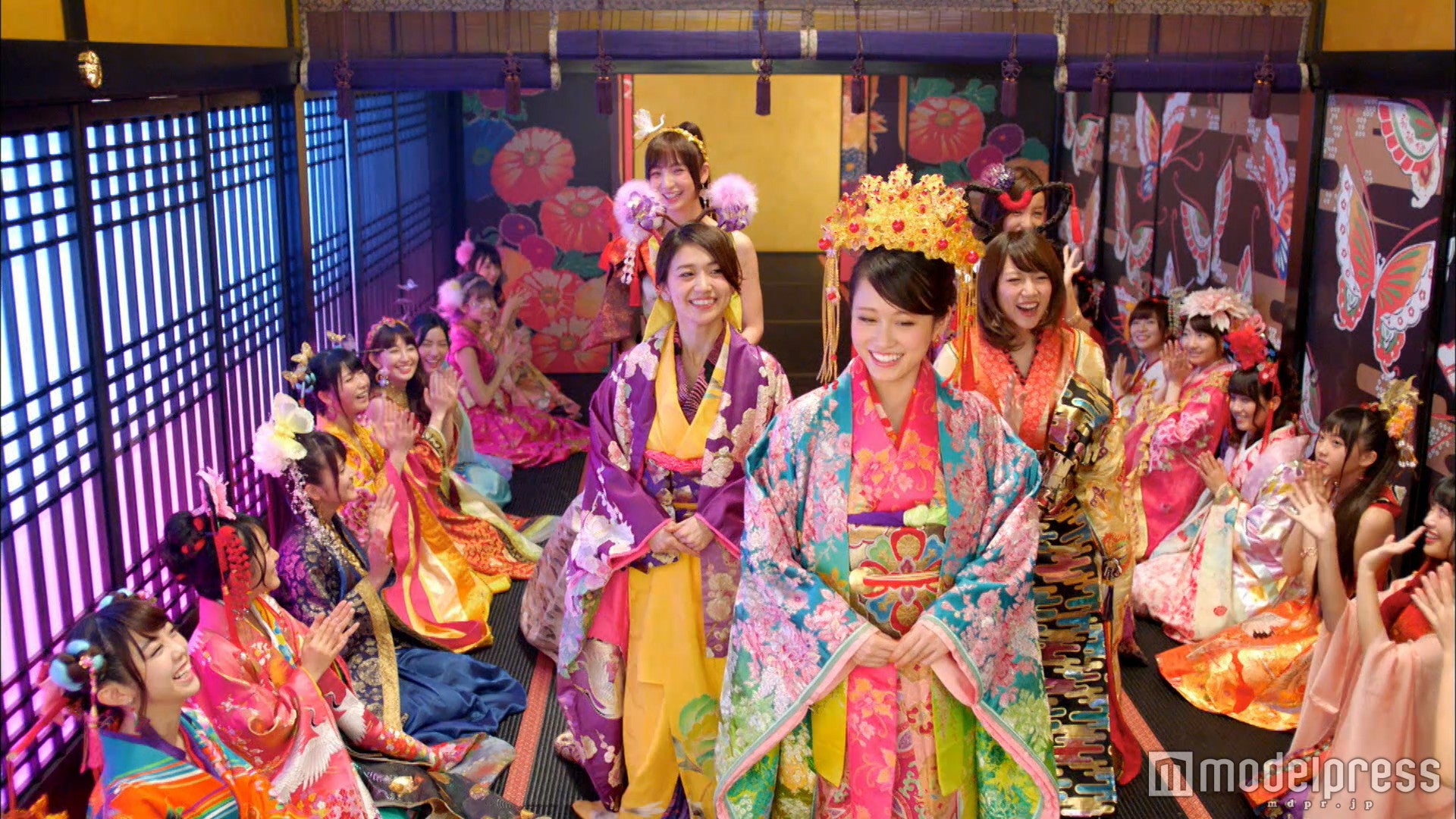 AKB48「君はメロディー」MVより（C）AKS／キングレコード