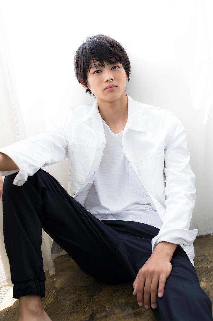 嘉島陸/2019年度カレンダーアザーカット/撮影:LUCKMAN(画像提供:所属事務所)