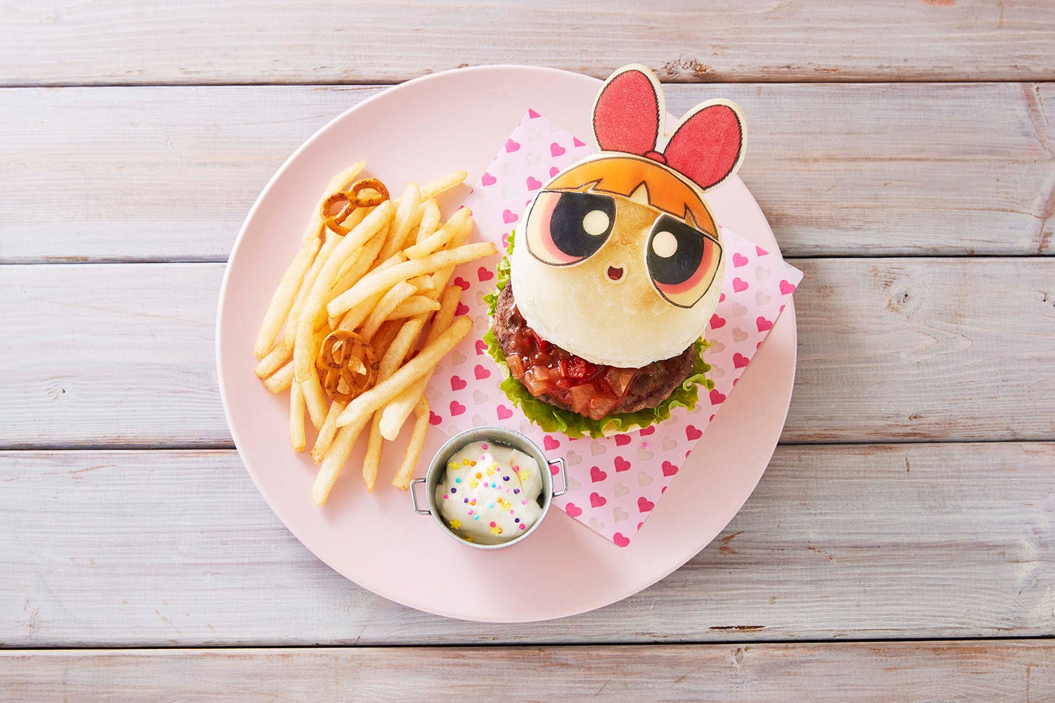 「パワーパフ ガールズ」コラボカフェが新宿にOPEN 3人娘がキッチュでポップなフードに