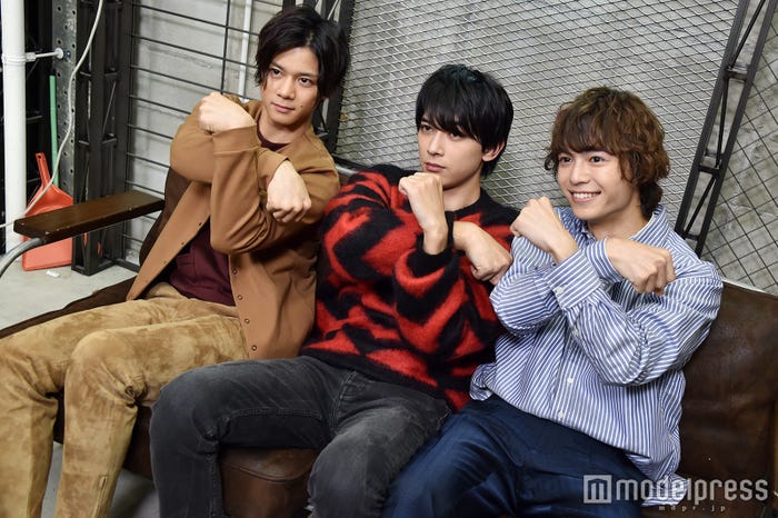 (左から)石原壮馬、吉沢亮、溝口琢矢 (C)モデルプレス