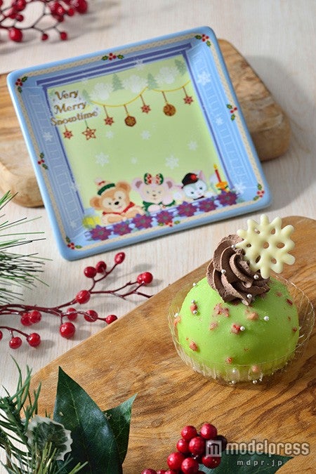 TDS：ホワイトチョコレートムースケーキ、スーベニアプレート付き（￥880）（C）Disney