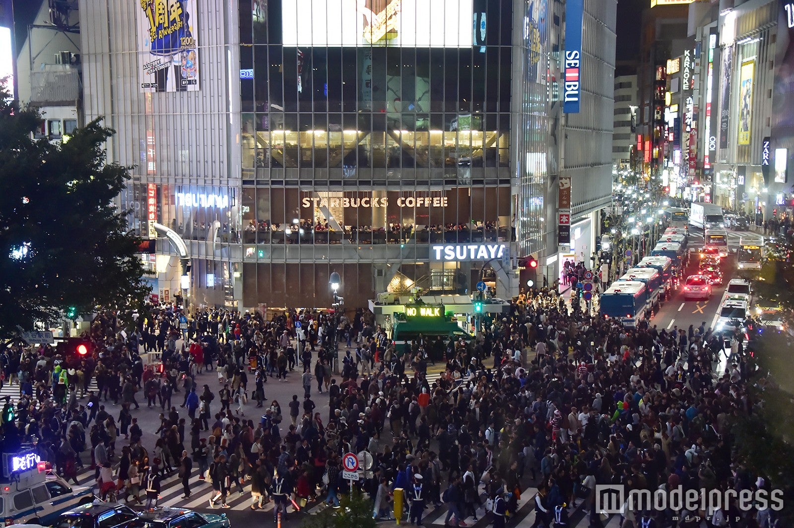 スクランブル交差点の様子 （C）モデルプレス