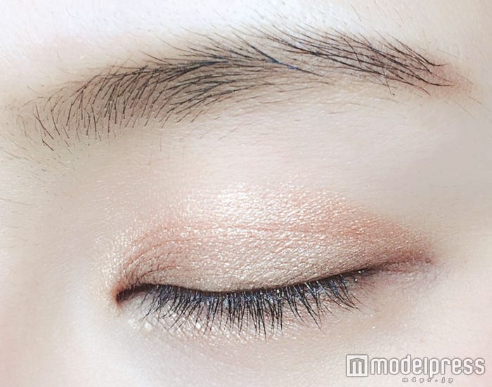 【ダイソー】「エクスプレスアイシャドウペン」使用/写真:onoaki(C)モデルプレス