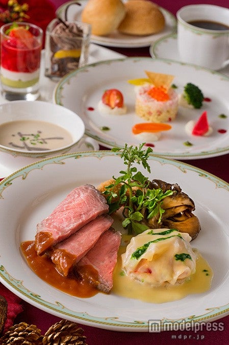 TDS「S．S．コロンビア・ダイニングルーム」スペシャルディナーコース（￥5850）（C）Disney