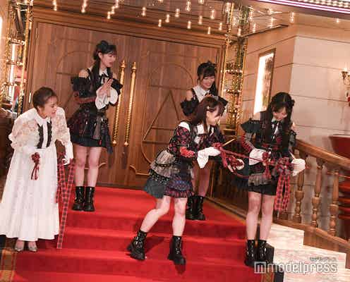 AKB48劇場が豪華リニューアル 倉野尾成美・小栗有以ら、お気に入りポイントは?二本柱・歴代衣装展示など