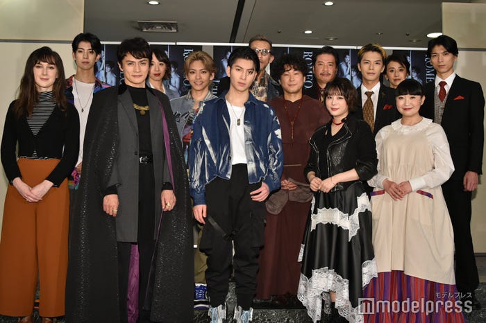 (1列目左から)アレクサンドラ・ラター、松村雄基、長谷川慎、北乃きい、野口かおる(2列目左から)京典和玖、石川凌雅、山崎樹範、中尾暢樹、小松準弥(3列目左から)美羽あさひ、鈴木省吾、若杉宏二、紺野まひる (C)モデルプレス