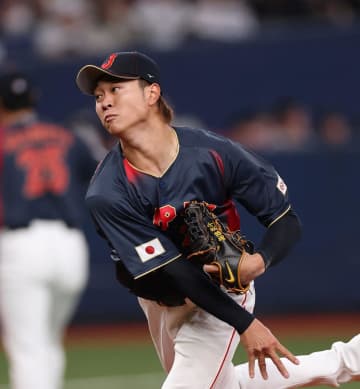 侍ジャパン 高橋宏斗がお立ち台で先輩を好アシスト「昨日寝ずに考えていたのを見たので」お茶ポーズ呼びかけ「みなさんもやってもらえれば」最年少が立派に