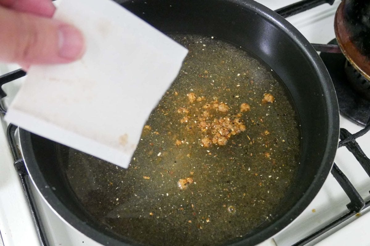 じゃがいもと玉ねぎの味噌汁