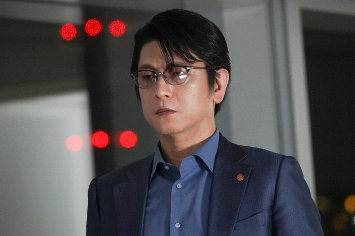 及川光博 「霊媒探偵・城塚翡翠」第4話より(C)日本テレビ