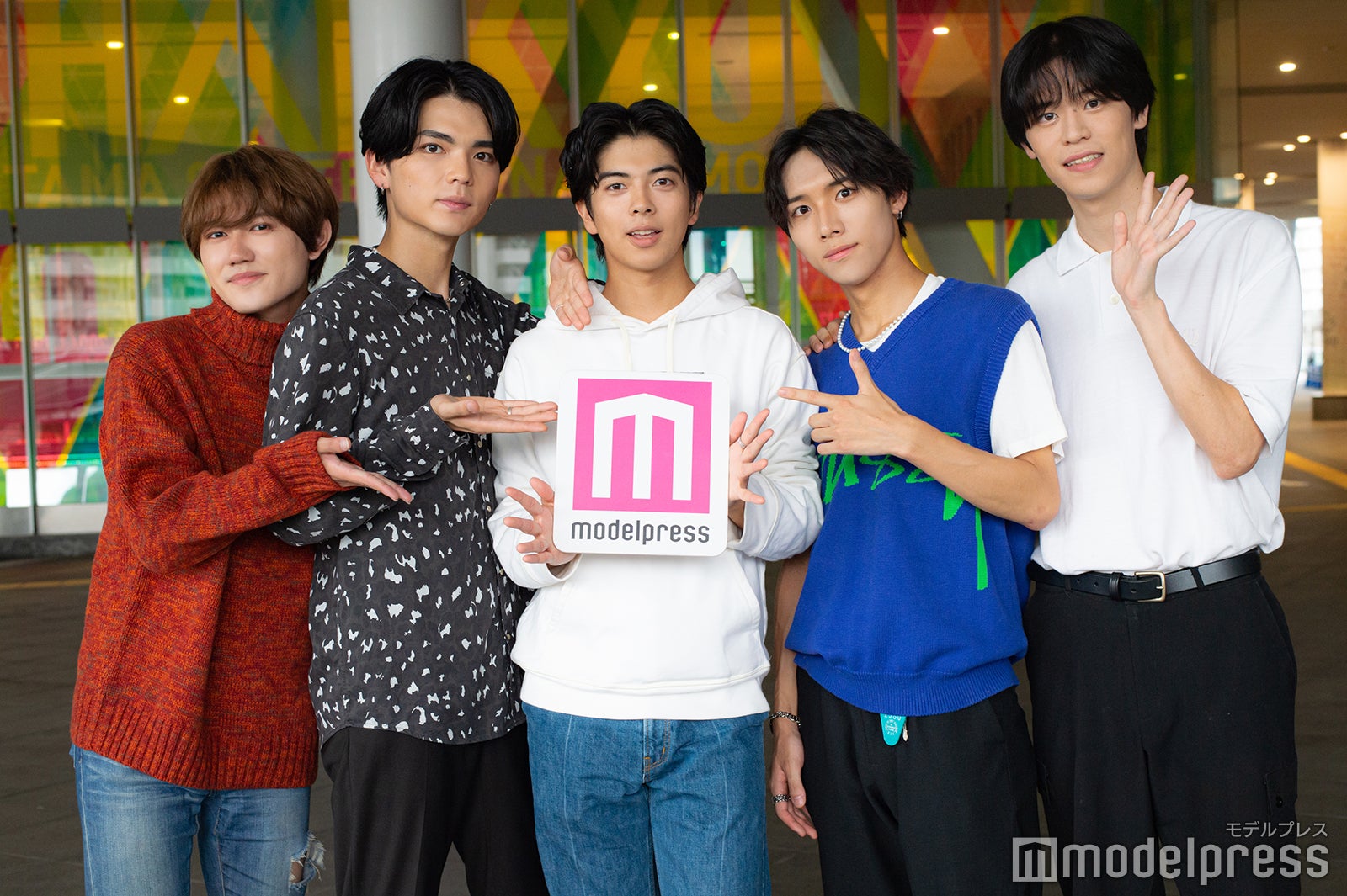 （左から）飛向晴日さん、柏木智貴さん、服部晃政さん、関野佑哉さん、田島利基さん／「ミスター中央2022」ファイナリスト（C）モデルプレス