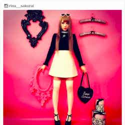 桜井莉菜の“バービー風”ショットに「本物の人形みたい」の声／Instagramより