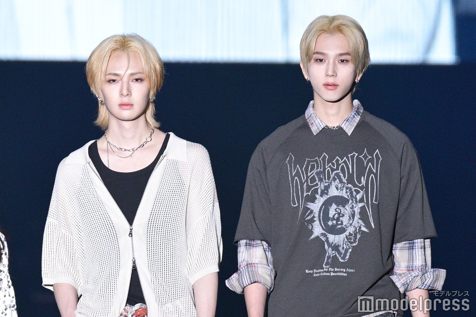 EPEXミュー＆ベクスン、ペアでランウェイ登場 ハイトーンヘアで儚い魅力【TGC熊本2025】