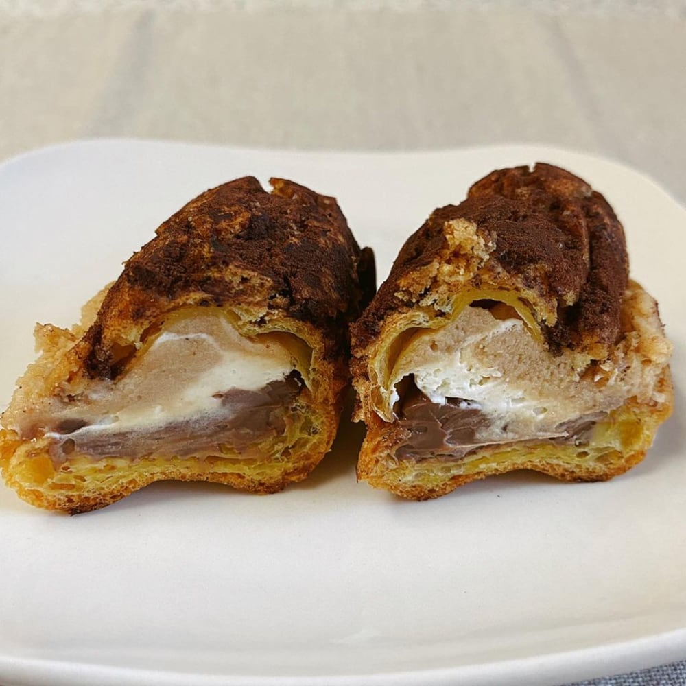 セブンイレブン「ピエール・エルメシグネチャーエクレアマロンショコラ」