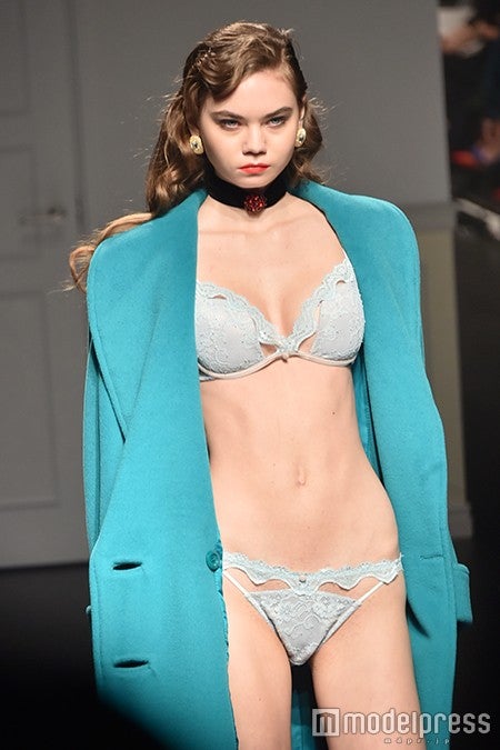 ショーの様子（C）モデルプレス