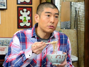 髙嶋政宏演じる麺食い記者が、津軽三味線が繋ぐ殺人事件の真相に迫る!『水曜ミステリー9』