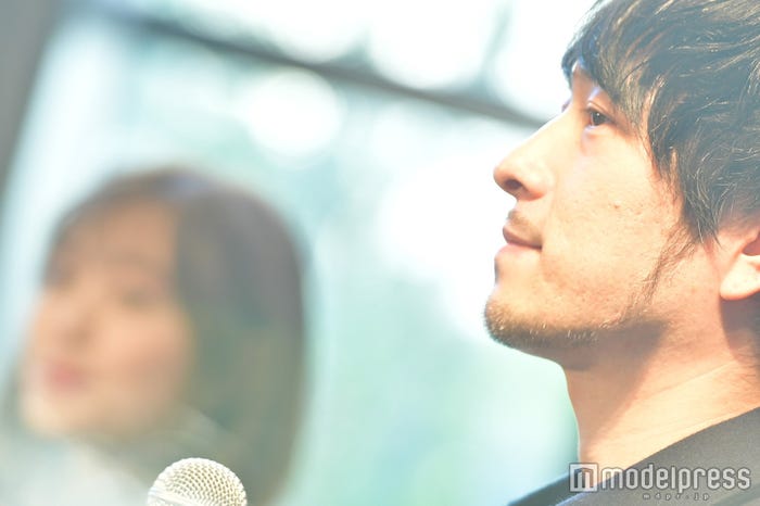 メイクアップアーティストの向井志臣氏 (C)モデルプレス