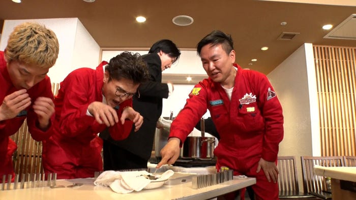 嶋佐和也、芝大輔、山内健司(C)TBS