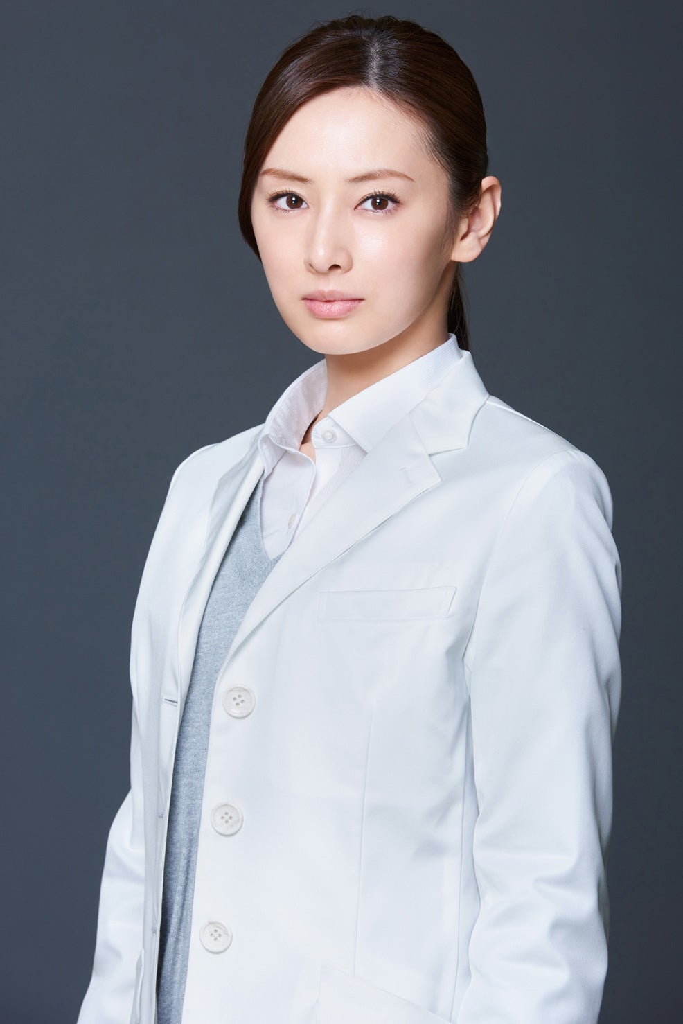 北川景子、白衣姿を初披露「私にとってすごく新しい挑戦」