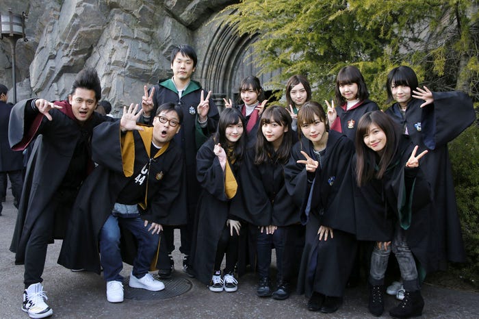 「遊んでまなべる!映画の裏ネタ満載チーム」 (写真提供:関西テレビ)