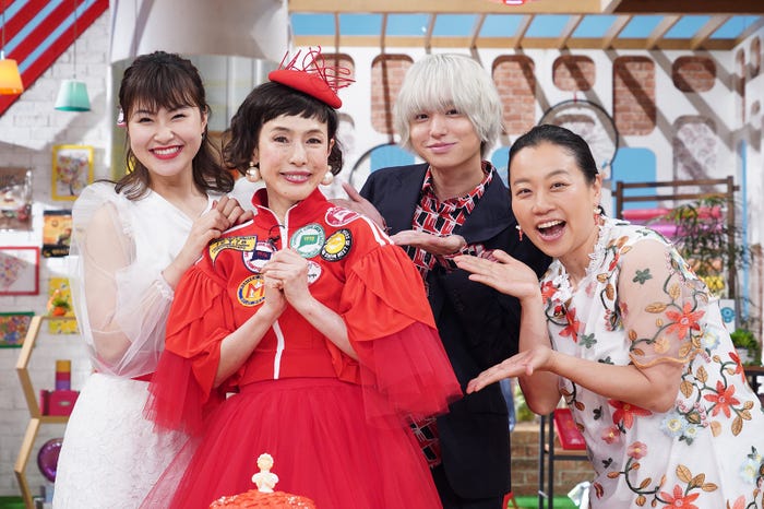 (左から)村上佳菜子、久本雅美、伊野尾慧、いとうあさこ(C)日本テレビ