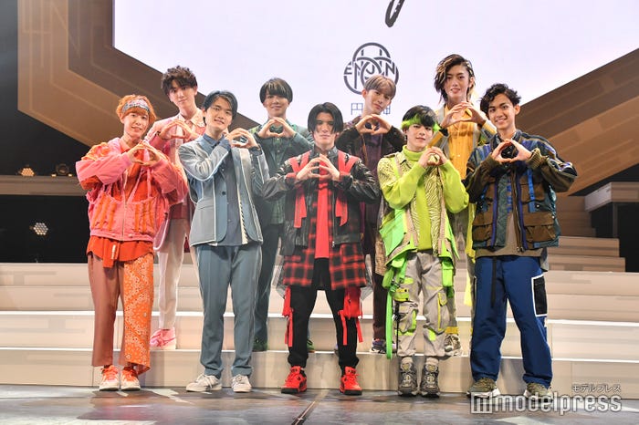(前列左から)熊澤歩哉、瀧澤翼、宮里ソル、A.rik、山田恭(後列左から)草地稜之、中林登生、中谷日向、中本大賀(C)モデルプレス