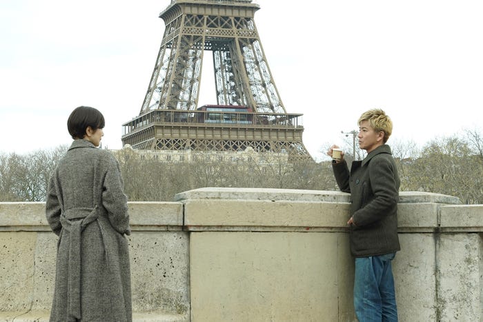 (右)木村拓哉(C)2024映画「グランメゾン・パリ」製作委員会