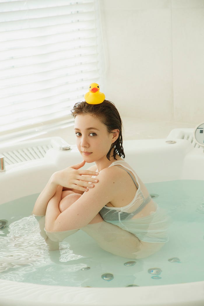 トリンドル玲奈(C)撮影:菊地泰久(画像提供:講談社)