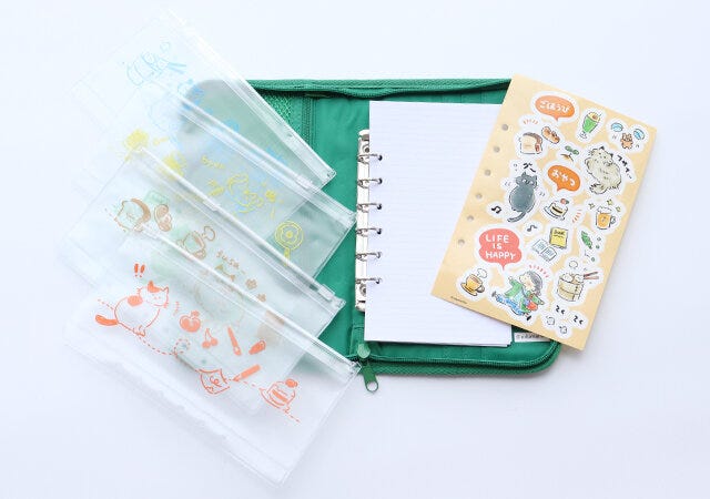 おづまりこ監修 多機能ポーチ ムック本 ムック 付録 人気 おすすめ オススメ 宝島社 宝島 レビュー 便利 優秀 当たり 最高 2023 おづまりこ 多機能ポーチ マルチポーチ マルチケース 多機能ケース セット ポーチ ケース