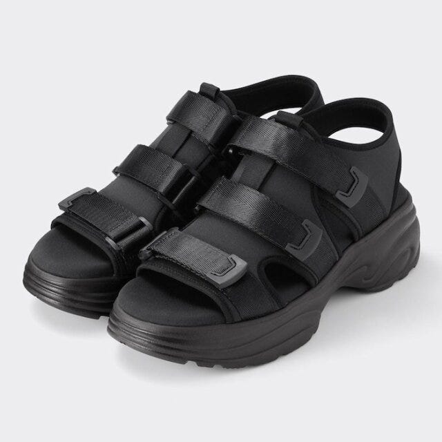 GU　ゆるトップス　メンズアイテム　洒落見えコーデ　EccO　イラスト　ボリュームソールスポーツサンダル