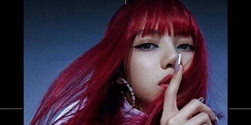 Blackpink Lisaは赤髪に変貌 1年3ヶ月ぶり 鮮烈な最新ビジュアル話題に 裏切らない かっこよすぎる モデルプレス