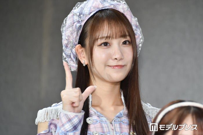 ＝LOVE瀧脇笙古、ニット×ミニスカで美スタイル披露「お人形さんみたい」「可愛すぎる」の声