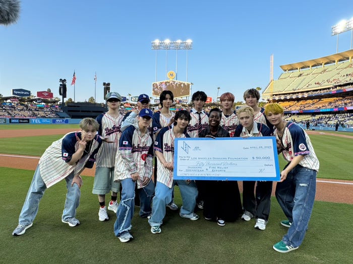 JO1(C)LAPONE ENTERTAINMENT