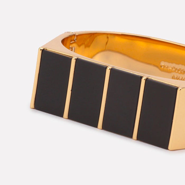 ストーンバングル「CHARLES & KEITH」7,020円(税込)/画像提供:CHARLES & KEITH