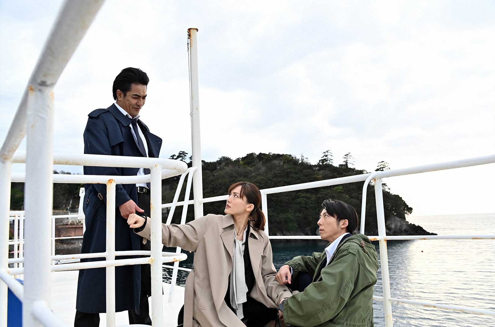 北村一輝、綾瀬はるか、高橋一生「天国と地獄 ～サイコな2人～」第9話より（C）TBS