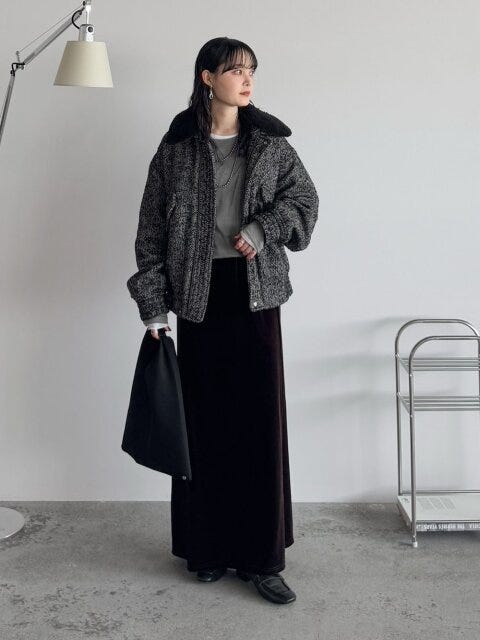 ボア襟ツイードブルゾンコーデ 2025冬大人女性グレーボア襟ツイードブルゾンコーデ