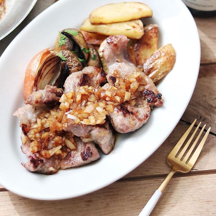 みんなから喜ばれるパーティー 肉料理15選 料理の主役になる人気のレシピをご紹介 モデルプレス みんなから喜ばれるパーティー 肉料理15選 料理の主役になる人気のレシピをご紹介 モデルプレス