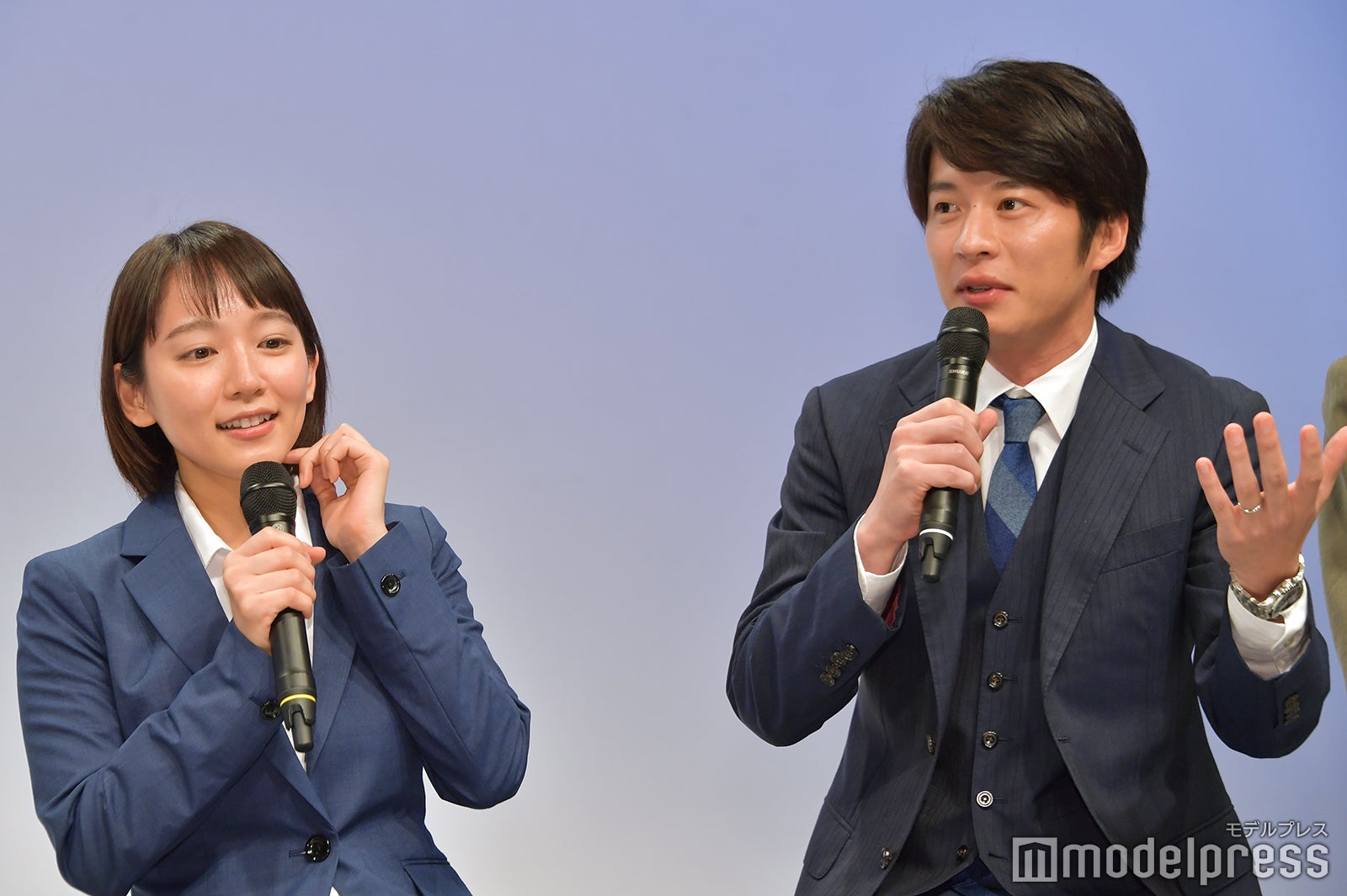 吉岡里帆、田中圭 （C）モデルプレス