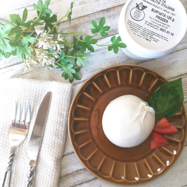 カルディのブラータチーズとパッケージ