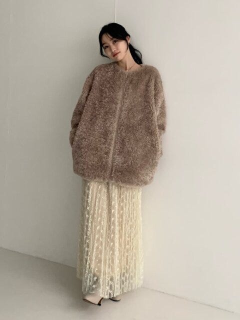 2025冬大人女性ボアブルゾンワントーンコーデ