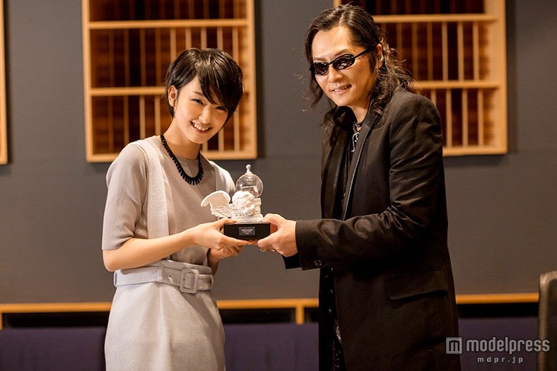 剛力彩芽、初カバー＆初デュエット「めちゃくちゃ緊張しました」