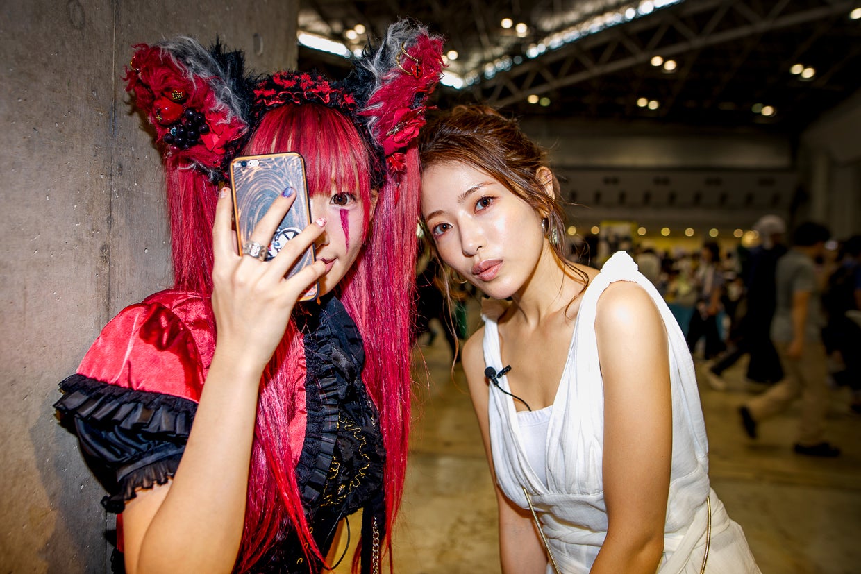 （左から）椎名ひかり、舟山久美子 （写真提供：MBS）