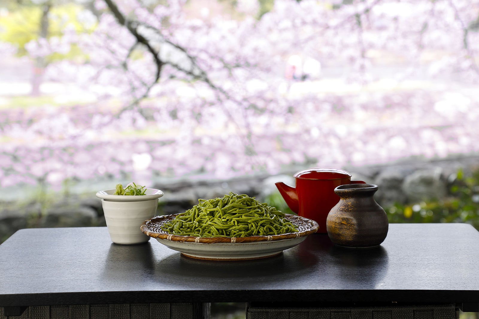 宇治川ビュー＆桜や紅葉も楽しめる！京都に粗挽き蕎麦店「茶兎里」誕生