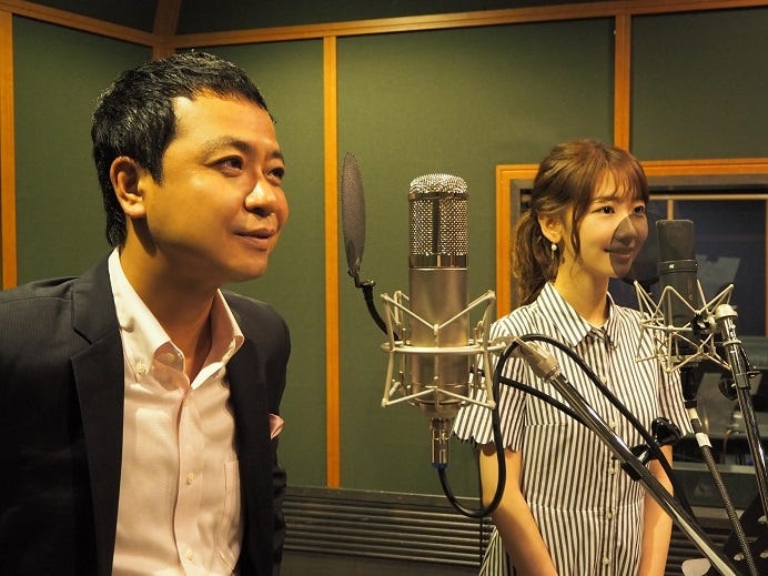 中山秀征と柏木由紀/写真提供:ワタナベエンターテインメント
