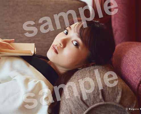 宮田愛萌、日向坂46卒業挨拶着用ドレスも展示 初小説集「きらきらし」パネル展開催